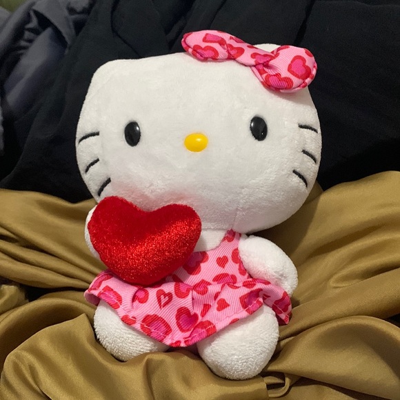 TY Rare Sanrio Hello Kitty Heart Plushie - Picture 2 of 4